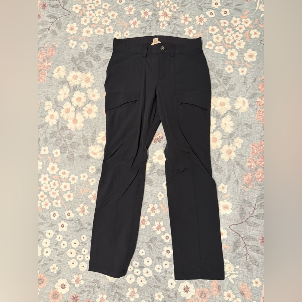 Duluth Trading Co Women's Black Cargo Pants